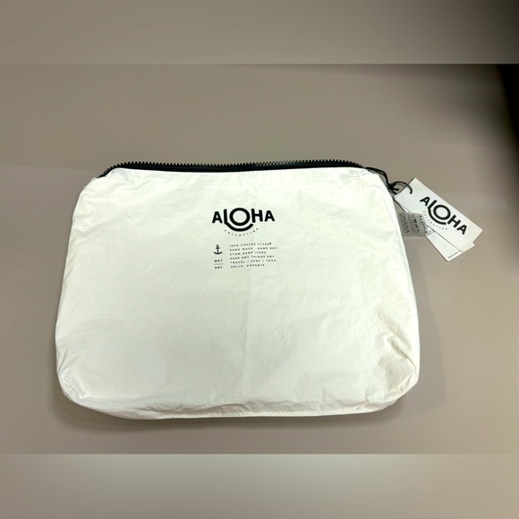 Aloha Collection Mid Pouch - Picture 4 of 11